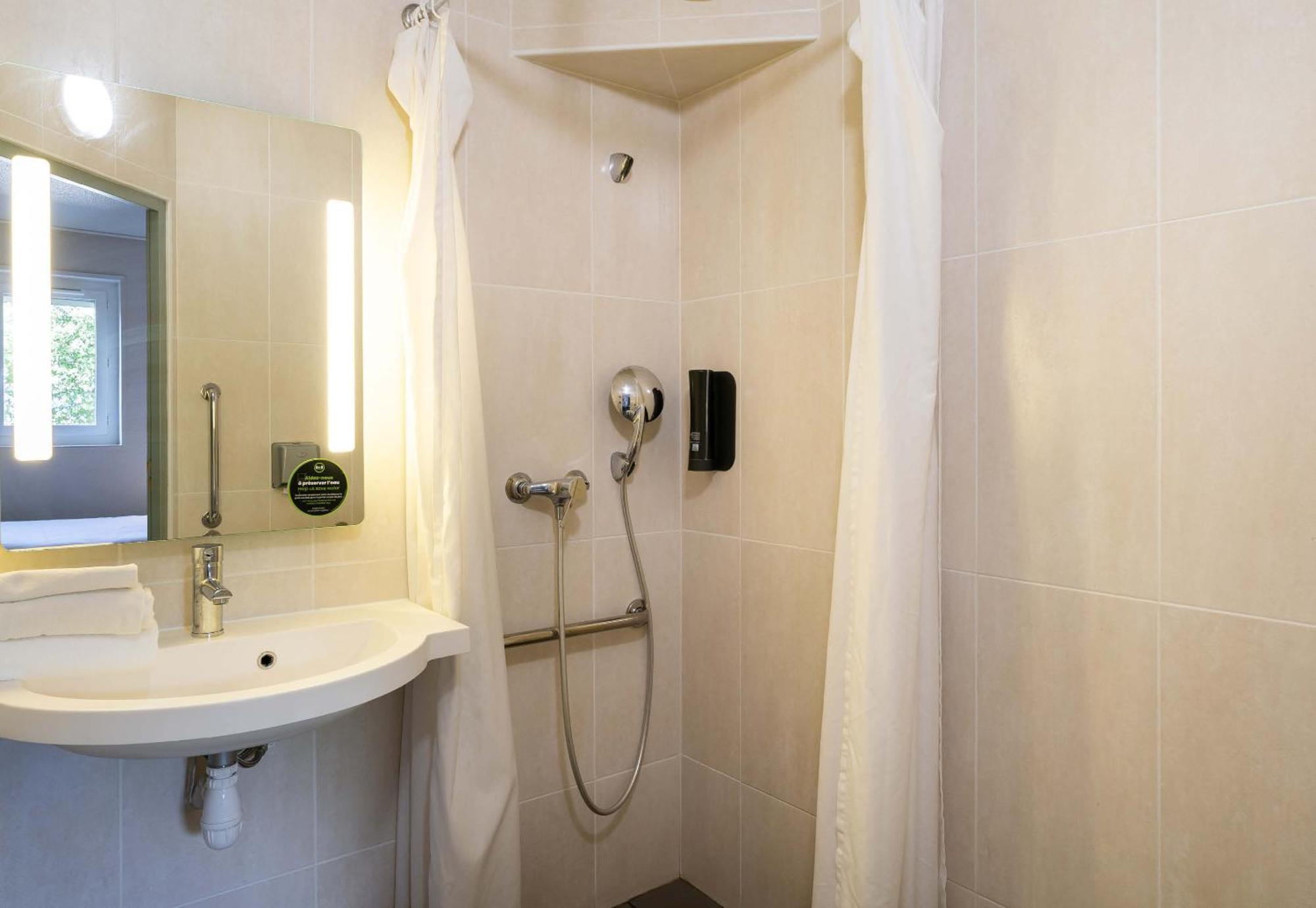 B&B Hotel Lorient Caudan מראה חיצוני תמונה